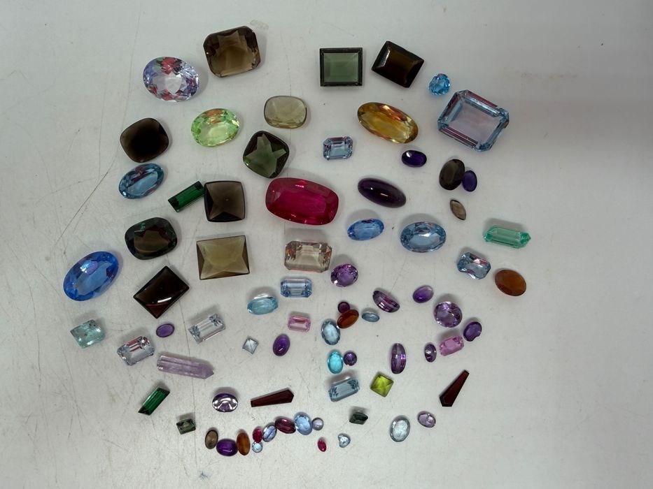 Kamienie oczka jubilerskie roznosci