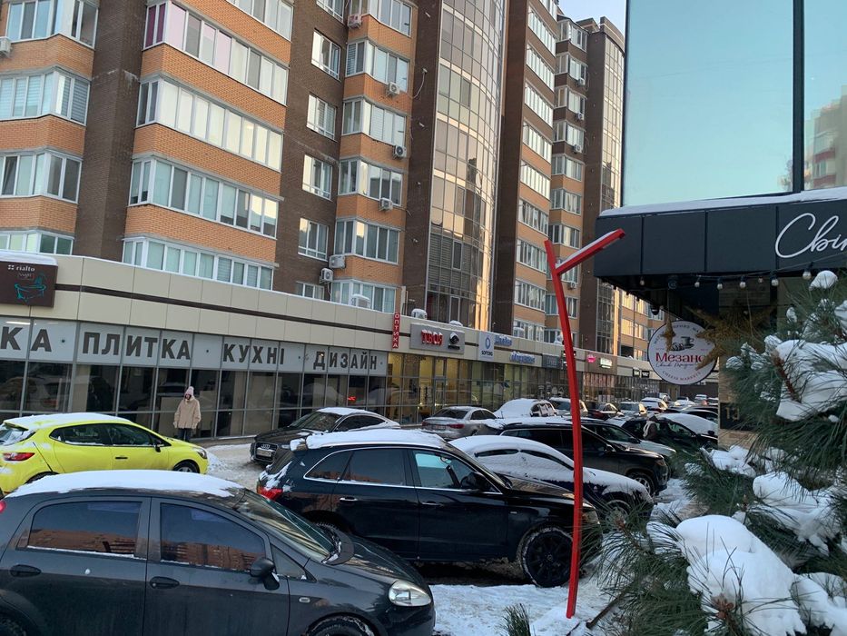 Комерційне фасадне приміщення в довгострокову оренду