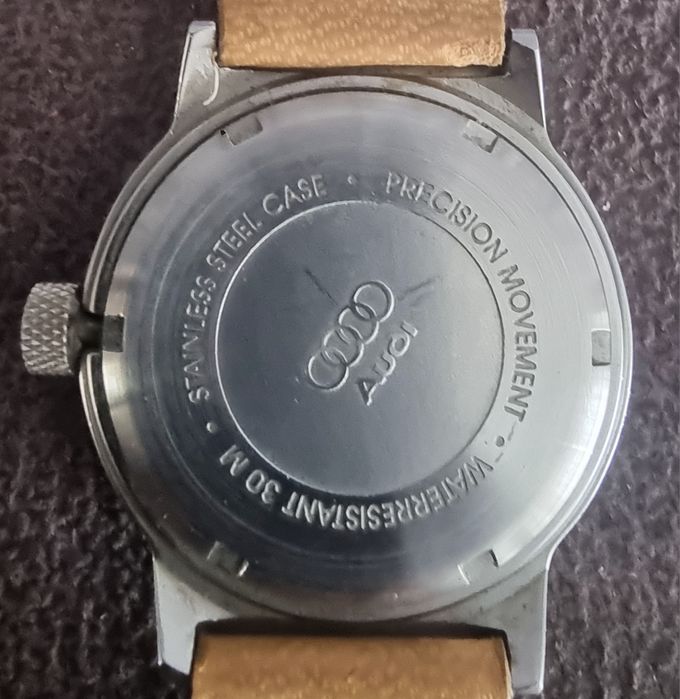Relógio Audi Quartzo incomum