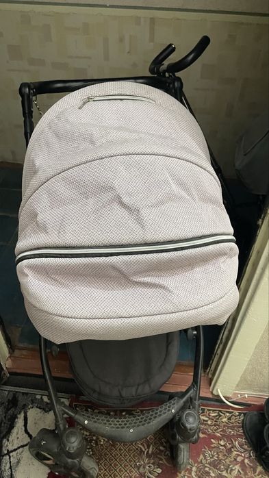 Продам детскую коляску 2 в 1