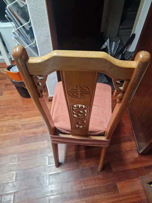 Cadeira de madeira (Wooden chair)