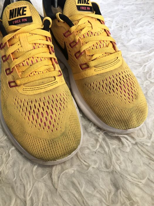 Buty Nike FREE RN rozmiar 37,5 23,5 cm żółte