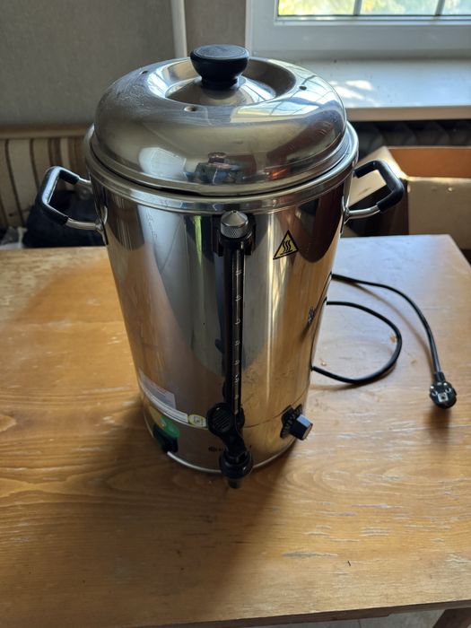 Электрокипятильник с двойной стенкой Hendi 9л. Арт. 211403