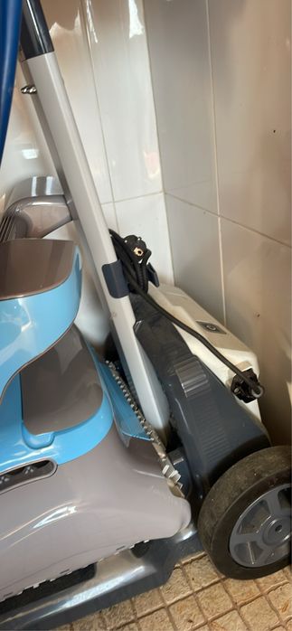 Robot limpeza piscina