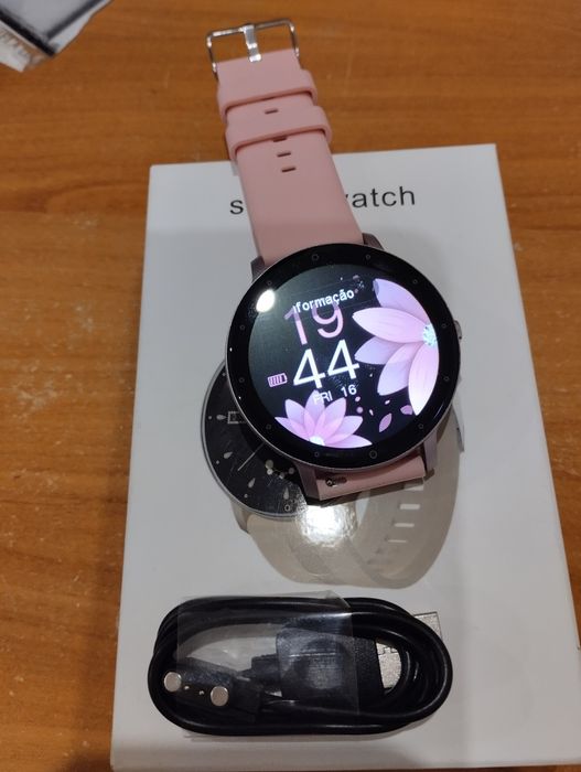 Relógio Smartwatch cor de rosa novo por estrear.