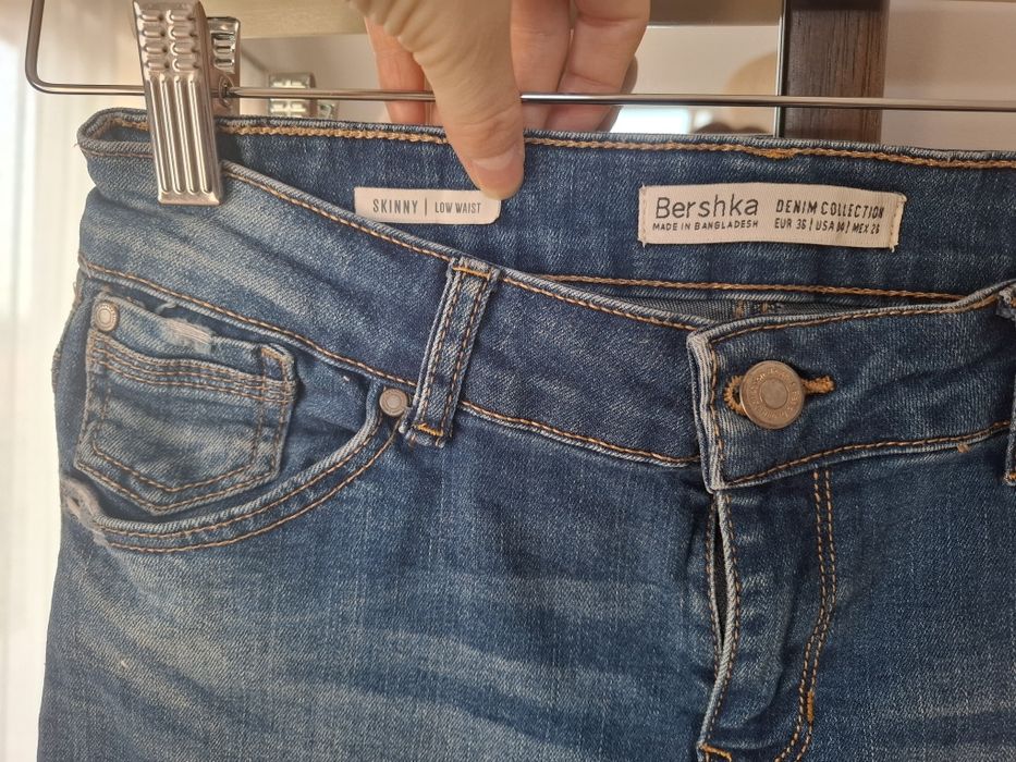 Jeansy rurki z dziurami Bershka rozmiar 36