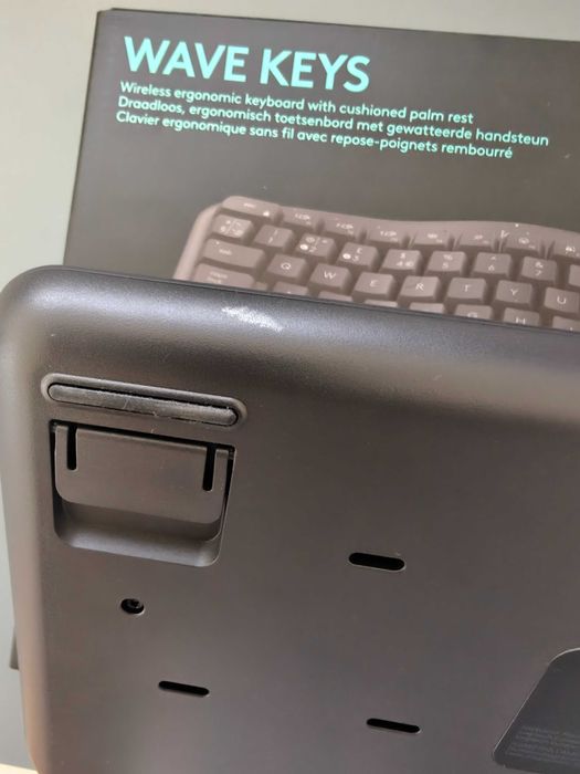 Teclado ergonómico Logitech Wave Keys