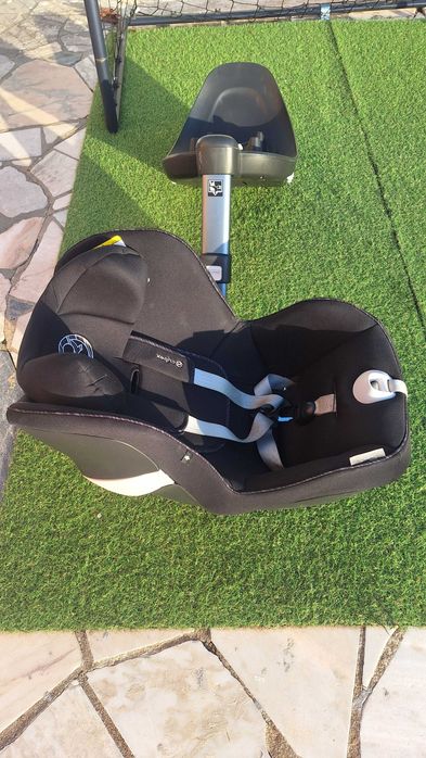 Cadeira Auto Cybex Sirona M2 c/ Isofix -0-4 anos (vira nos 2 sentidos)