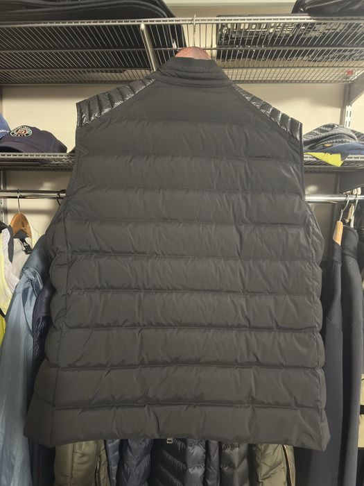 Bezrekawnik Moncler