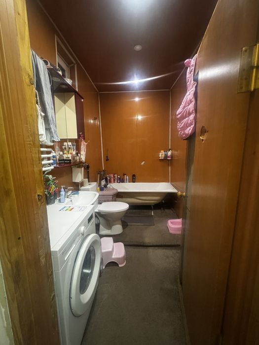 Будинок  центр миста