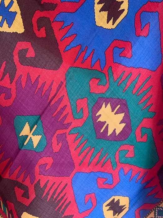 Lenço de lã e seda colorido, motivos abstractos