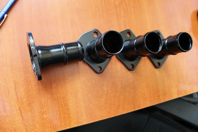 Obudowa termostatu Chrysler Voyager-Dodge Caravan 3.3-3.8 V 6 01-07 r