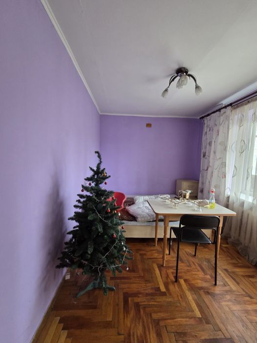 Терміновий продаж трикімнатної квартири.