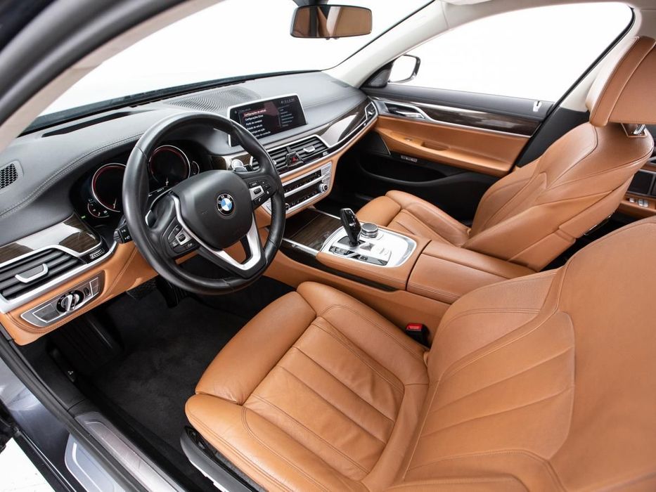 BMW 740