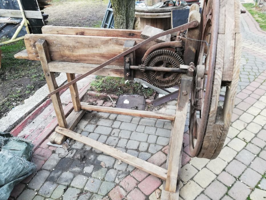 Sieczkarnia na pas tramsmisyiny i na kolbę w