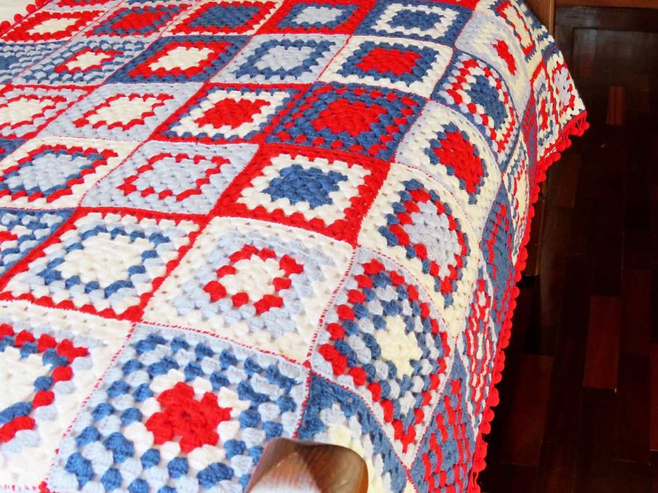 Manta colorida feita à mão