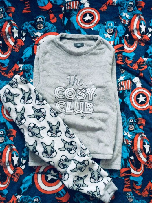 9-10 р., Primark флісова пухнаста піжама з Зайками. тепла, м"якенька.