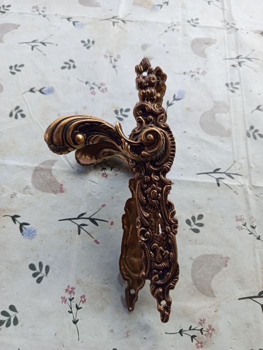 Puxadores Antigos em Latão