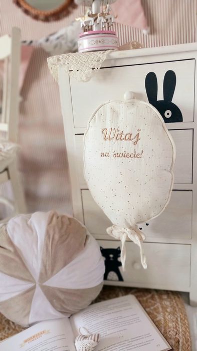 BALONIK dekoracyjny ZAWIESZKA ozdoba z MUŚLINU HAFT imię