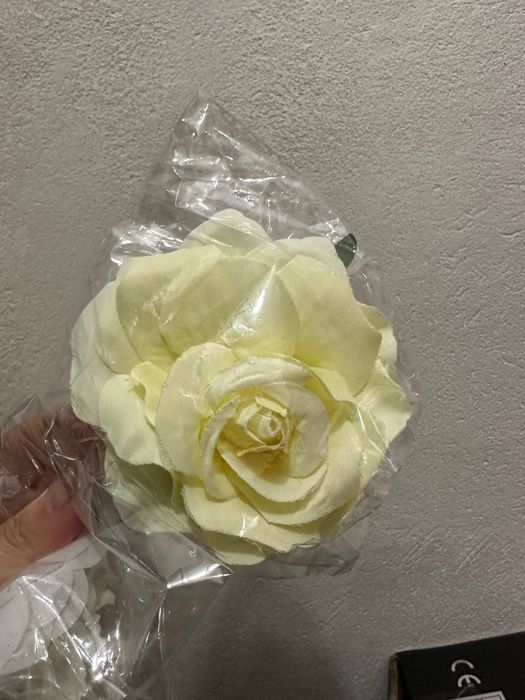 Квіти у волосся, три види