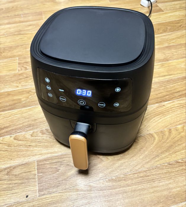 Продам нову айро фритюрницю на 6 літрів