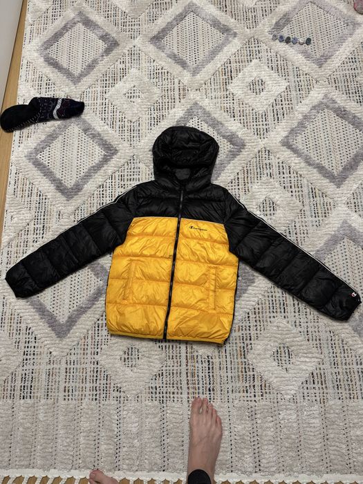 Жёлтая куртка Champion