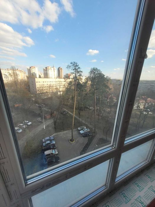 Продам 1к Святошинский р-н м Ак.городок вул Чернобильська буд 9-А