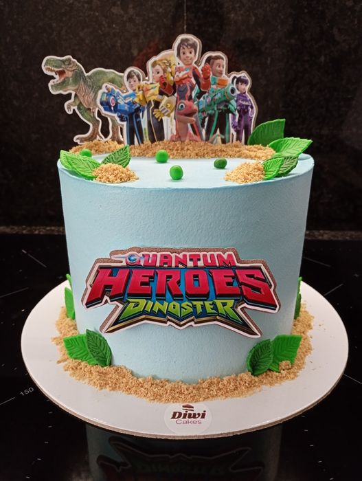 Toppers/ decoração bolos de aniversário