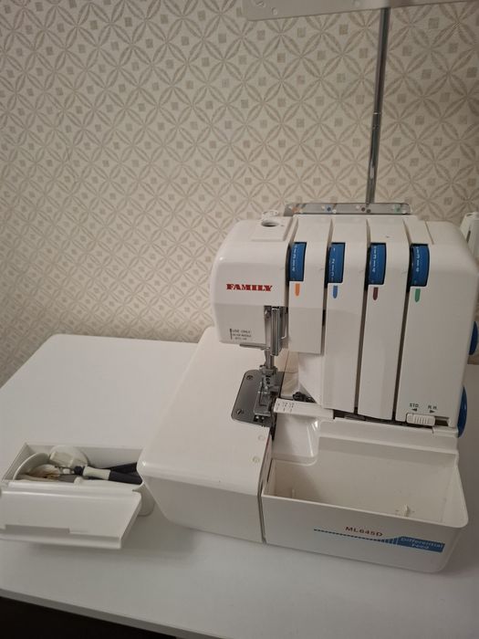 Оверлок FAMILY D645