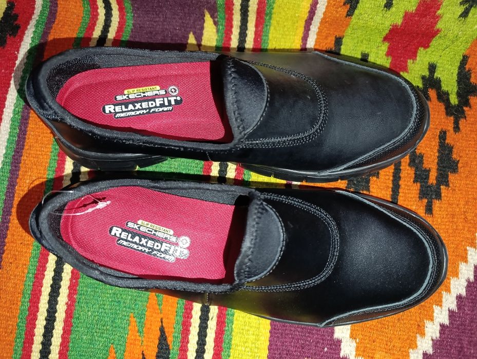 Макасіни жіночі шкіряні фірмові Skechers Relaxed Fit