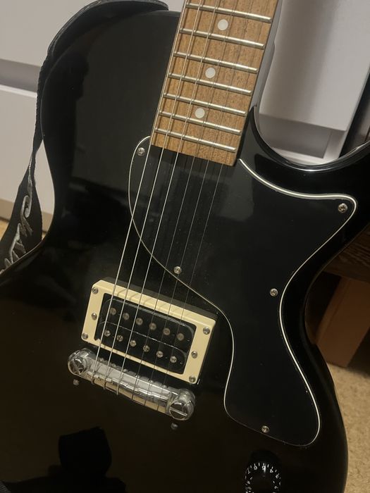 Електрогітара Epiphone Les Paul Junior і комбопідсилювач