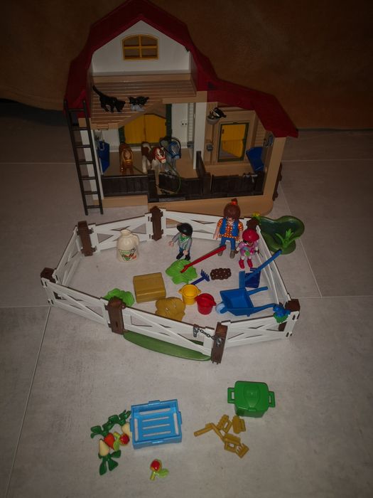 Playmobil Country 6927 stadnina koni kucyków komplet +gratis