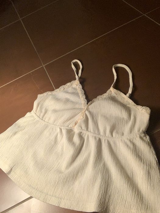 Top de renda com alças