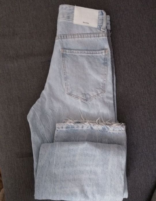 Jeansy damskie Bershka