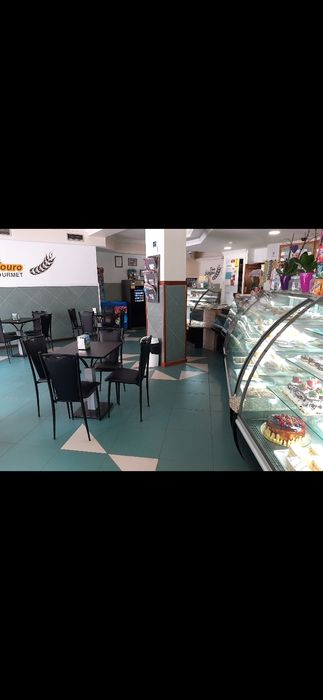Arrendo pastelaria e padaria pizaria 600€com trespasse