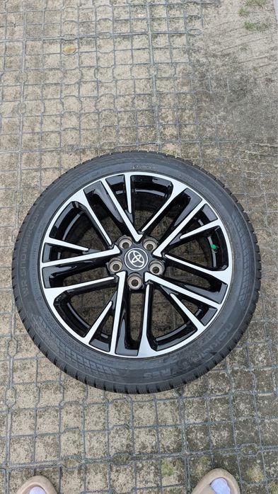 Koła zimowe Toyota Camry 18` Nokian nowe oryginalne