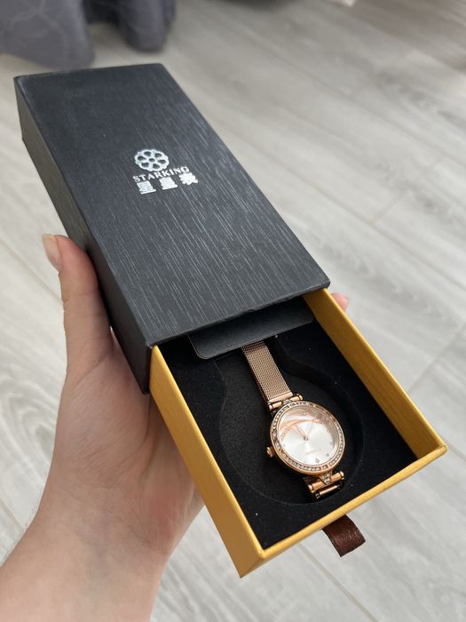 Годинник Starking