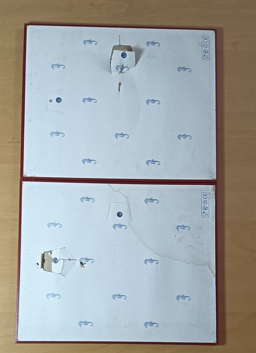 Dois quadros infantis.