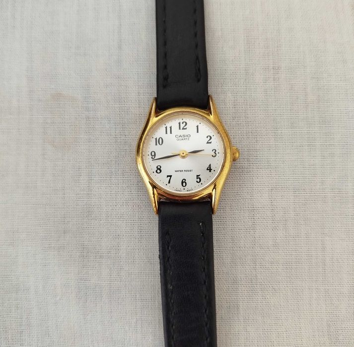 Relógio de Senhora "Casio". Estado novo, preço de saldo