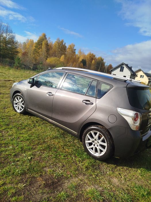 Toyota Avensis Verso