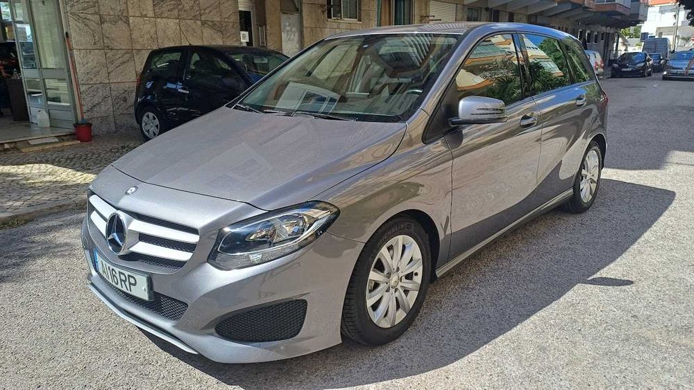 Mercedes-Benz B180