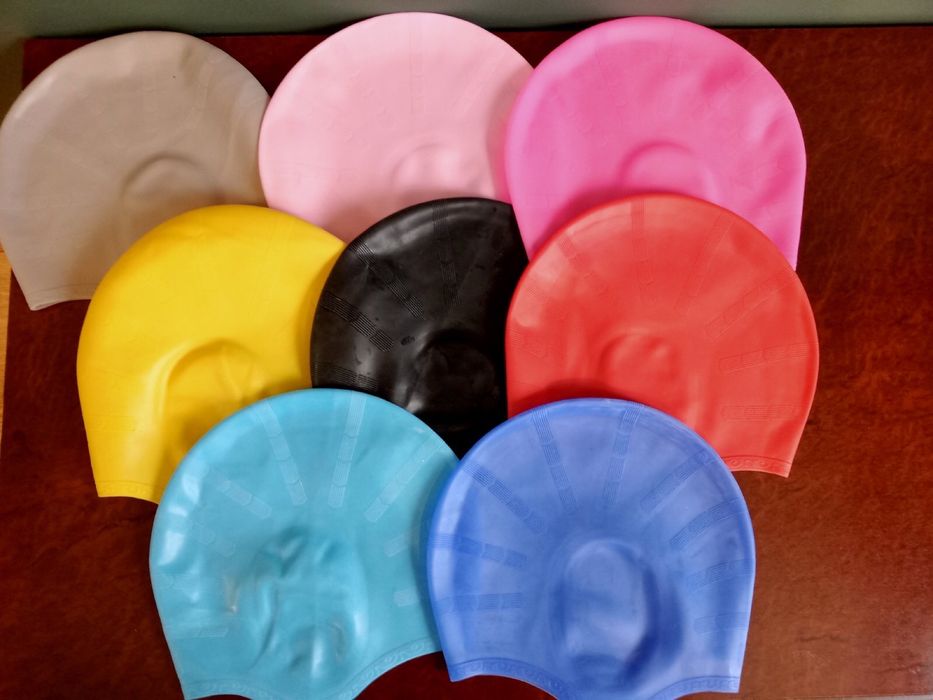 Шапочка для плавания (для длинных и обычных волос) силиконовая.