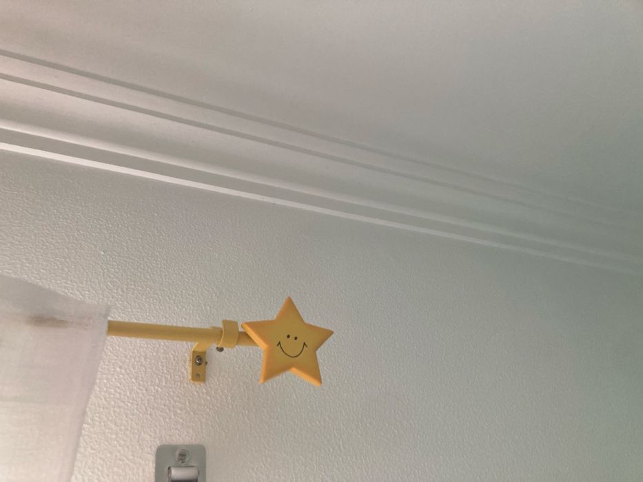 Varao de cortinado quarto de criança