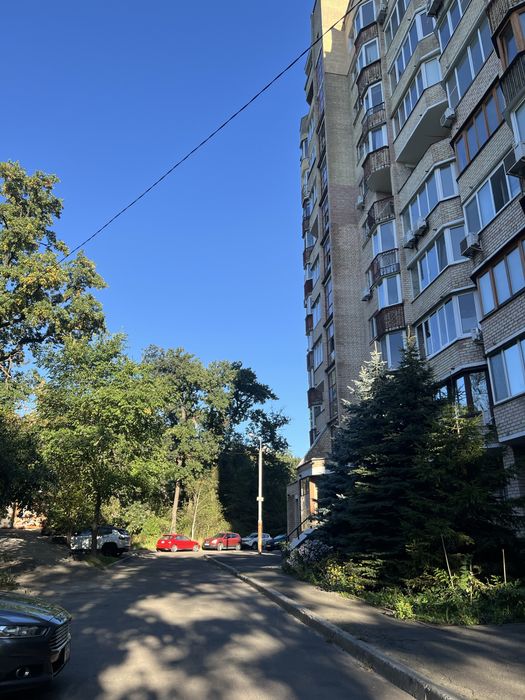 Артилерійский провулок  (метро Берестейська ,Шулявська )