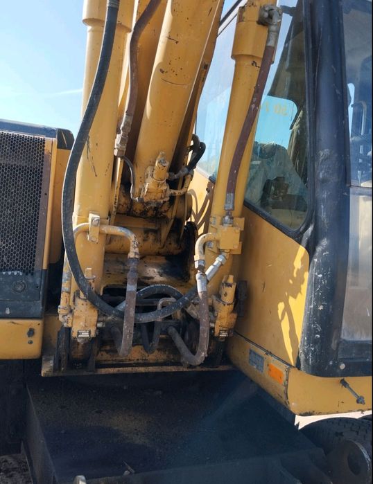 Продам екскаватор CAT