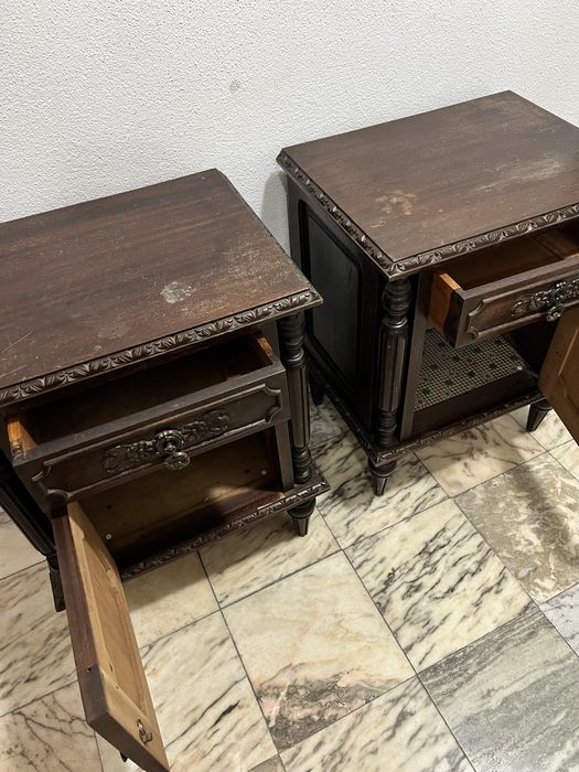 Par de mesas de cabeceira