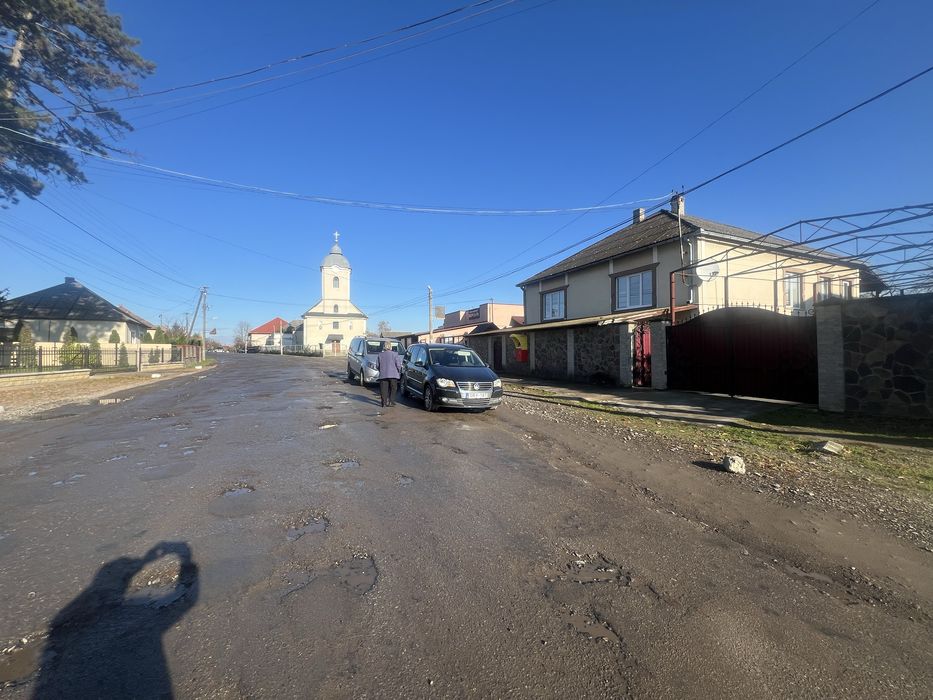 Продаж будинку з магазином у ценрі с. Фанчіково