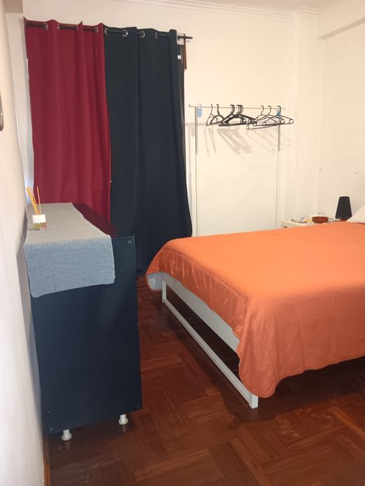 Quarto na Moita solteiro ou casal.