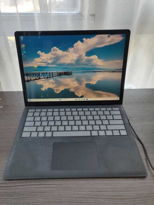13" Microsoft surface 1969  i5 8250u/8gb/256gb