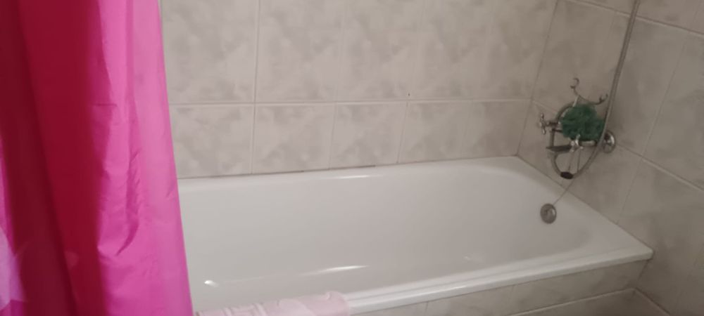 Quarto mobilado-- Alto da Maia -- Águas Santas